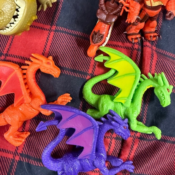 How to Train Your Dragon plus Green Orange Purple Dragon Action Figures Playset - Picture 4 of 16